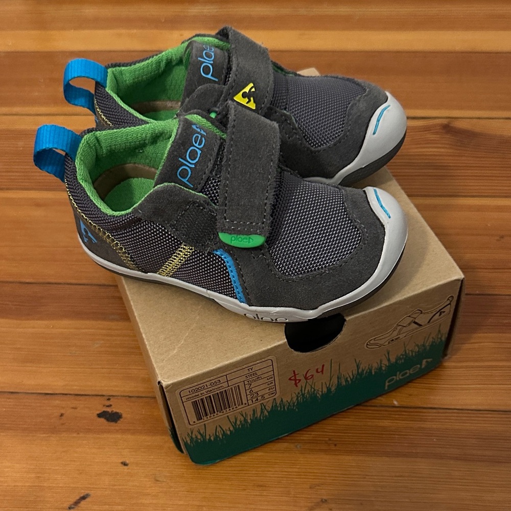 NWT PLAE Ty Kids Sneakers - Charcoal Steel and Lime - Size 7 / 23